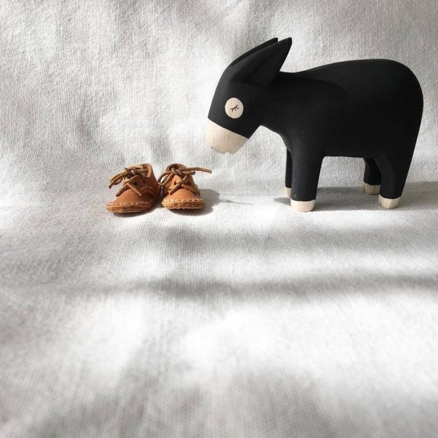 Lifestyle HUNTER JONES | T-Lab Hand Carved Animals