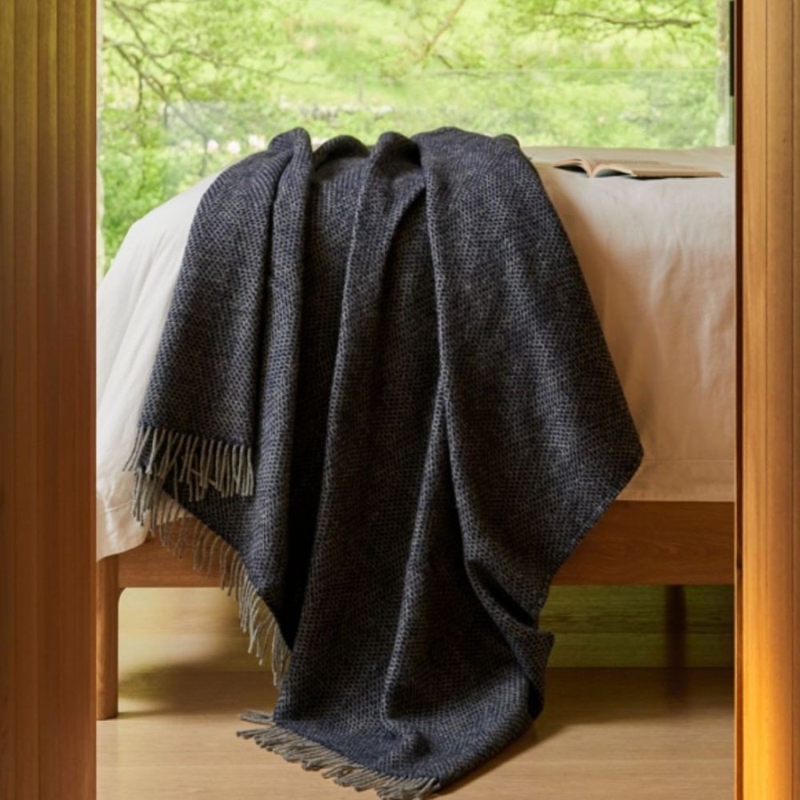 Textiles & Rugs HUNTER JONES | Tweedmill Wool Throw Navy Large